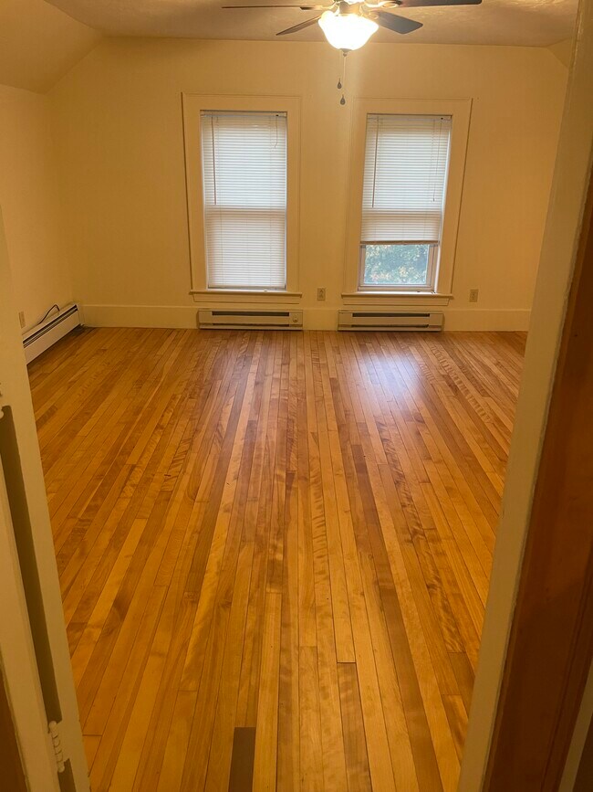 15 Colonial Rd 15 Colonial Rd Worcester MA 01602 Apartment Finder