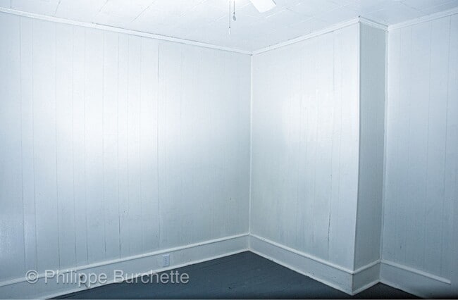 Building Photo - Affordable cozy 2 bedroom, 1-bathroom hous...