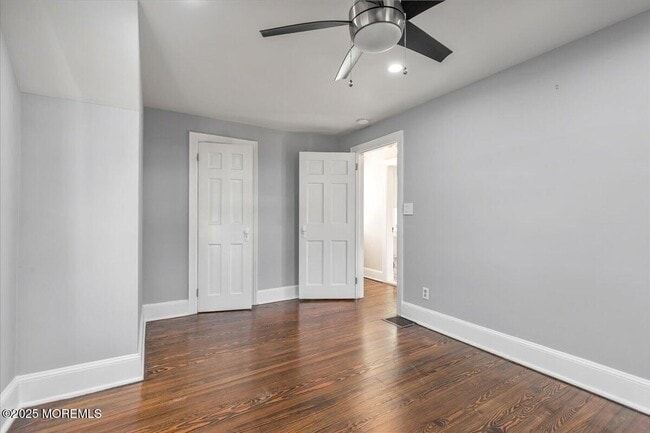 Building Photo - 14 Prospect Ave N