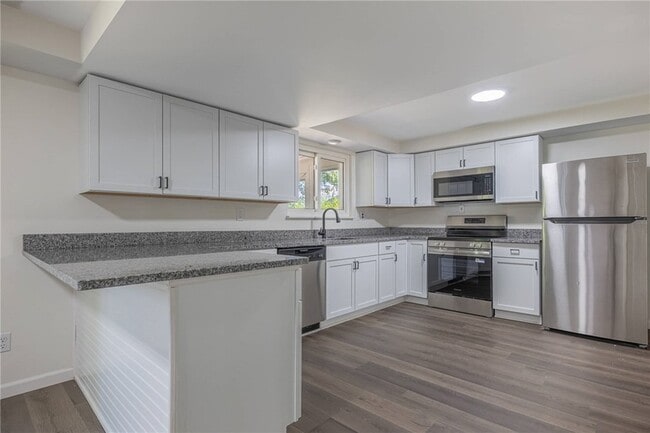 Building Photo - 6221 Longford Rd