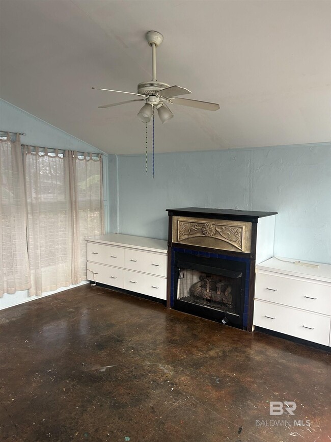 Building Photo - 22985 High Ridge Rd