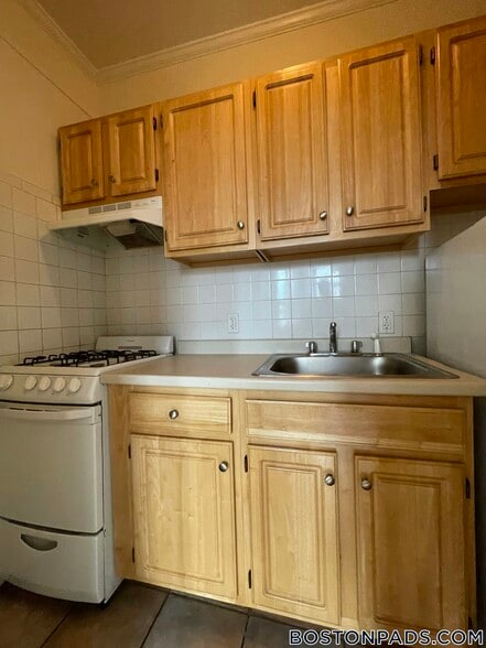 Building Photo - 441 Cambridge St