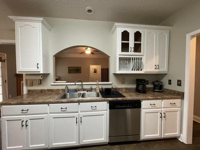 Building Photo - 119 Blackstone Court