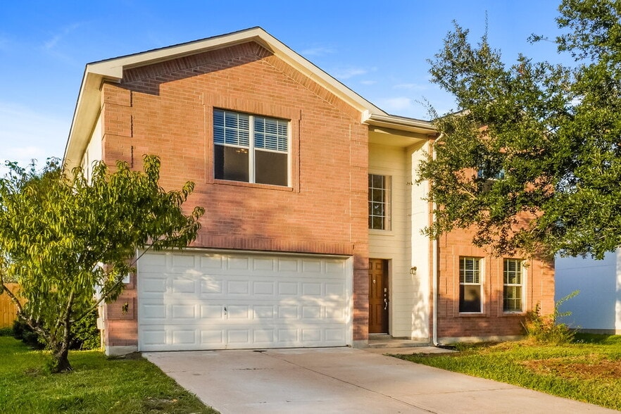 Building Photo - 208 Rinehardt St