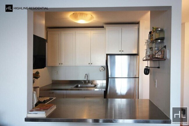 Building Photo - 1 bedroom in ASTORIA NY 11102