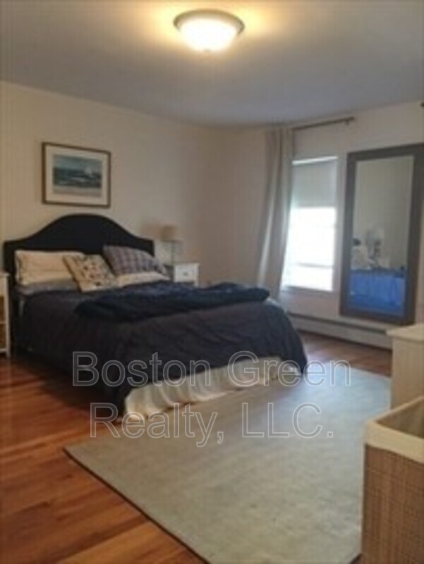 Building Photo - 652 Dorchester Ave