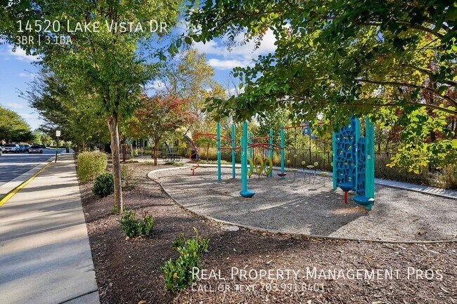 Building Photo - 14520 Lake Vista Dr
