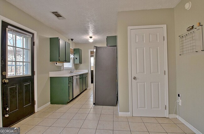 Building Photo - 15 Chestlehurst Way