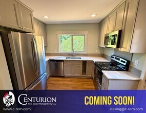 Building Photo - 805 Boxwood Ln SE