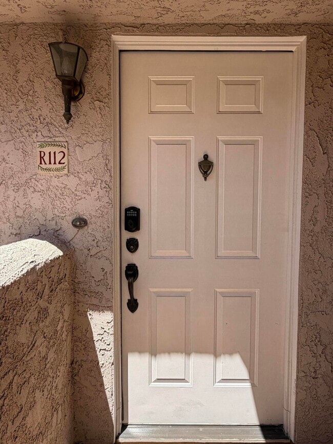 Building Photo - 505 S Farrell Dr