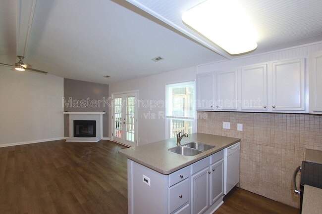 Building Photo - 1610 Burnley Dr