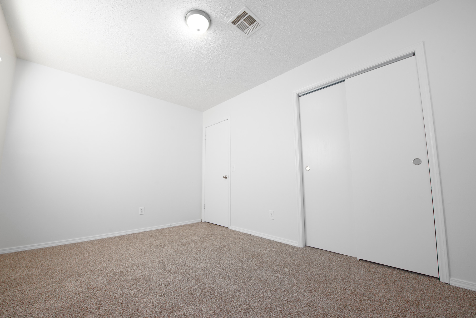 Building Photo - 1404 N Nail Pky