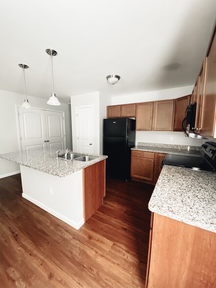 Primary Photo - 341 Flat Cove Rd