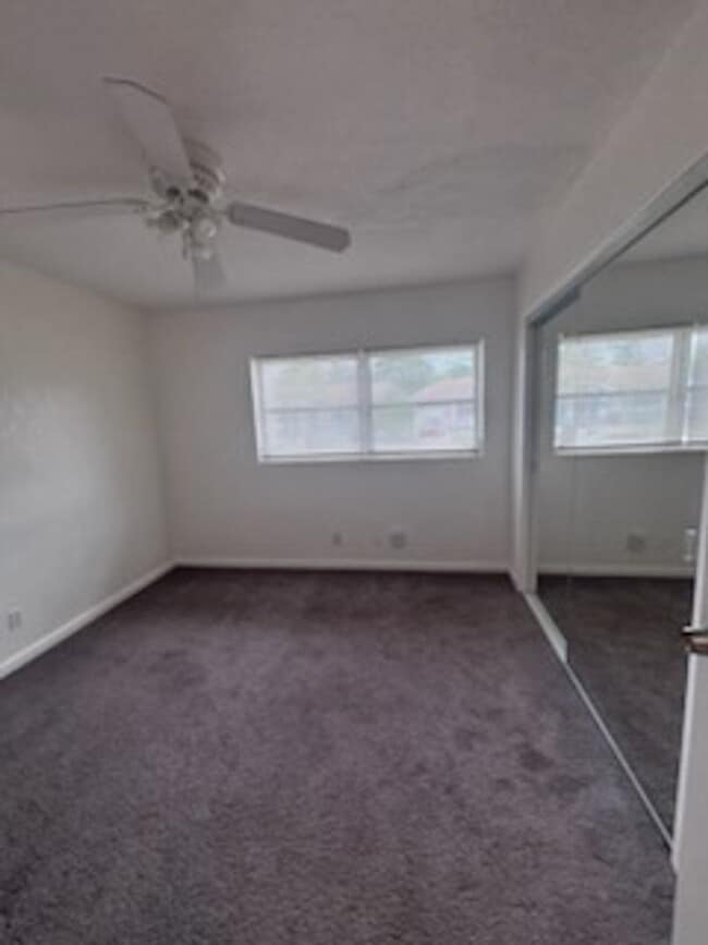 Building Photo - Southport Home