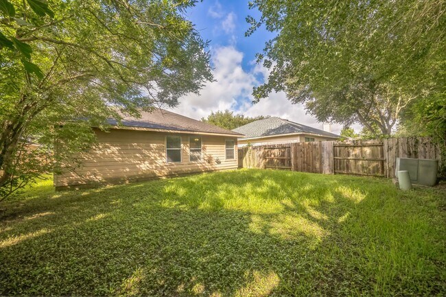 Building Photo - 5751 Wandering Creek Dr