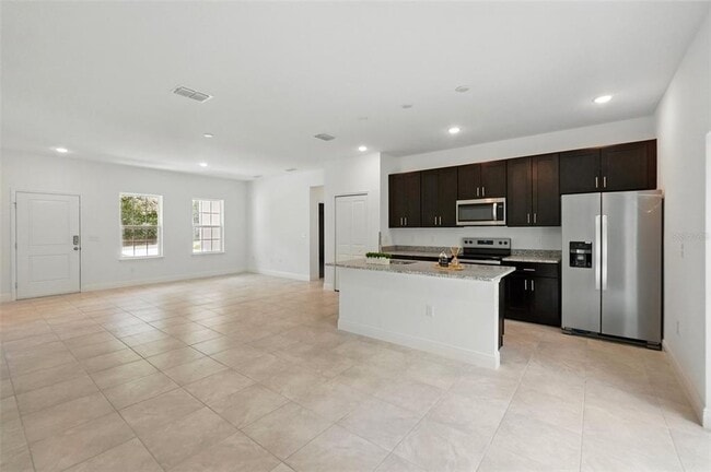 Building Photo - 7738 N Creek Way