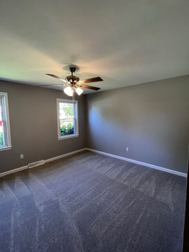 Building Photo - Available May 1st. Totally Remodeled 3 BR/2 BA