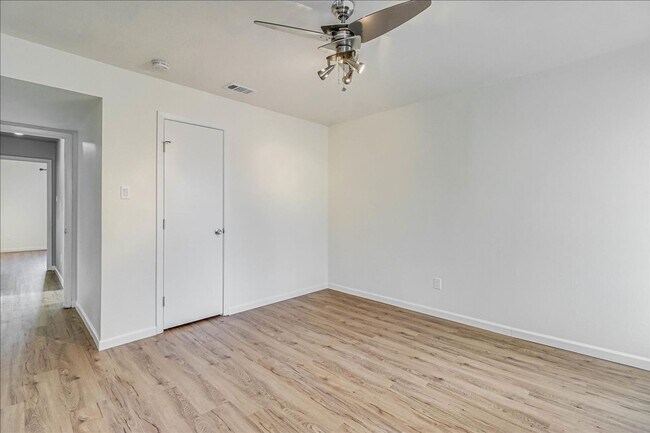 Building Photo - 5518 Sarazen Dr