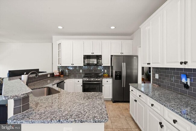 Building Photo - 6050 Smooth Stone Pl