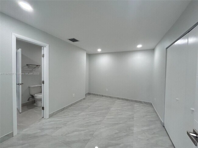 Building Photo - 3765 SW 122nd Pl