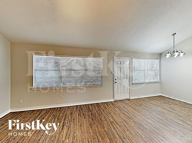 Building Photo - 20327 Bridgedale Ln