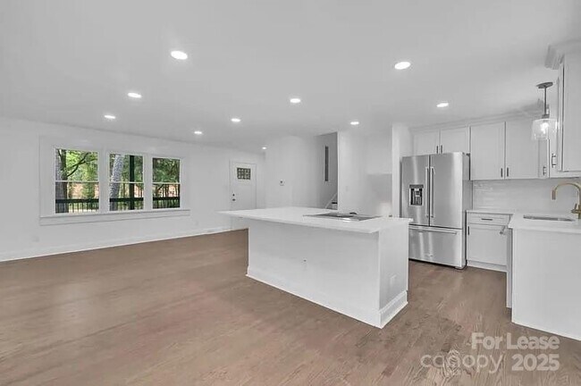 Building Photo - 1001 Archdale Dr