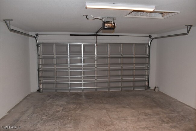 Building Photo - 4553 Midland St