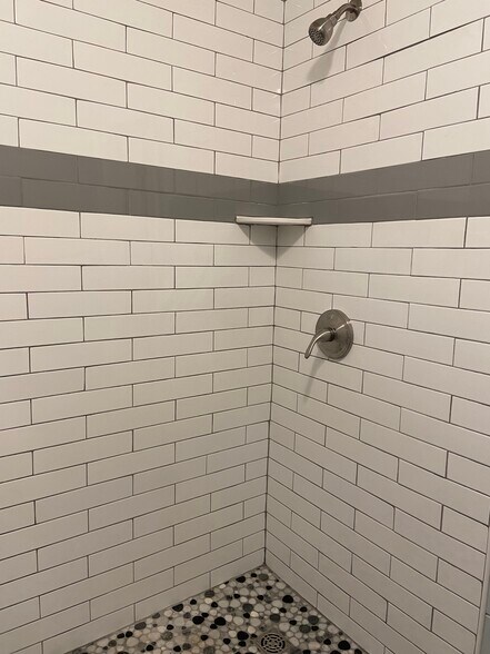 Shower - 212 Westwood Dr