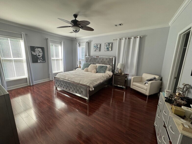 Building Photo - 5897 Brookside Oak Cir