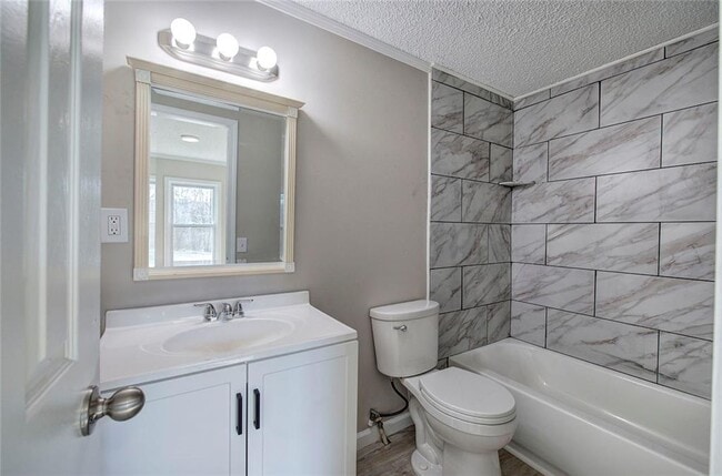 Building Photo - 838 Spring Place Rd NE