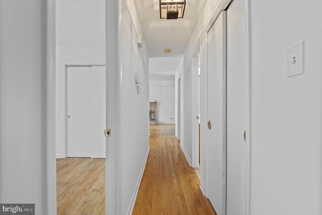 Building Photo - 6311 Barrs Ln