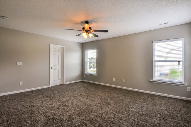 Building Photo - 7211 Great Laurel Dr