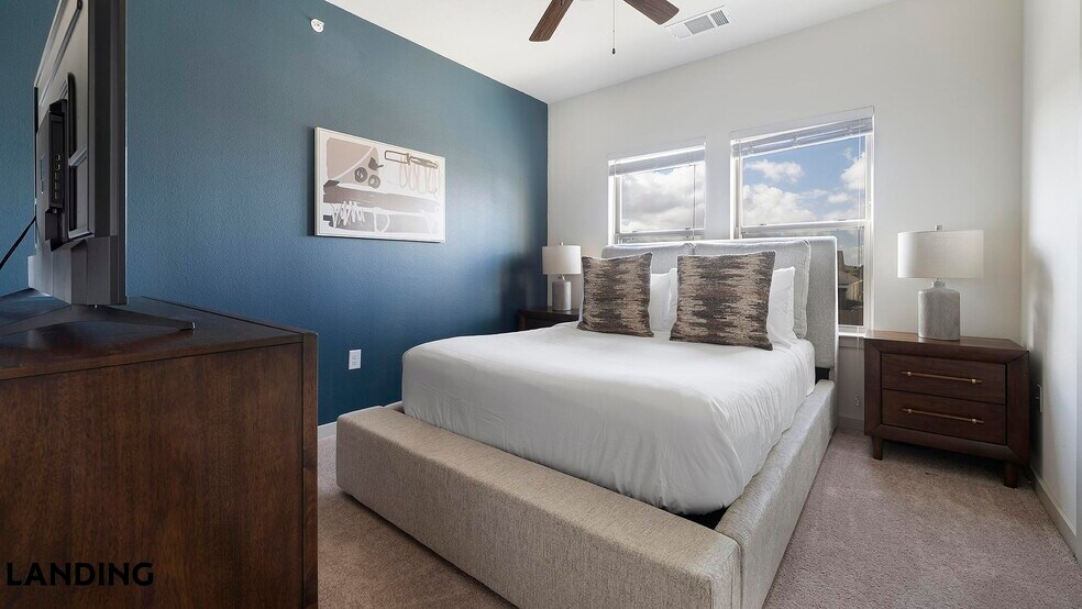 Building Photo - 2825 Main St