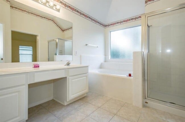 Building Photo - 15903 Timber Chase Dr