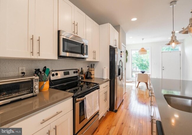 Building Photo - 2029 E Huntingdon St