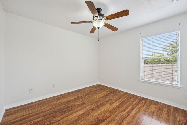 Building Photo - 13252 Silver Strand Falls Dr