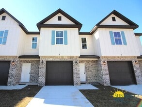 Building Photo - Gorgeous Townhome in Fort Walton Beach