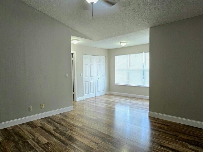 Building Photo - 4630 Commander Dr