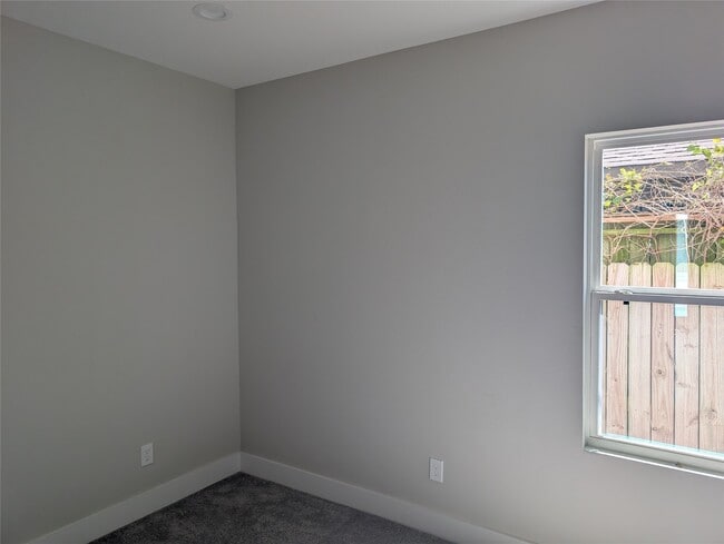 Building Photo - 8014 Huntington Spgs Ln