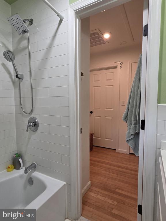 Building Photo - 4 Carolee Dr