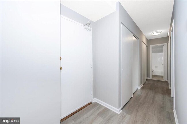 Building Photo - 4410 Oglethorpe St