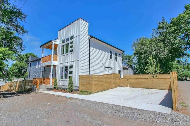 Primary Photo - 1808 16th Ave N