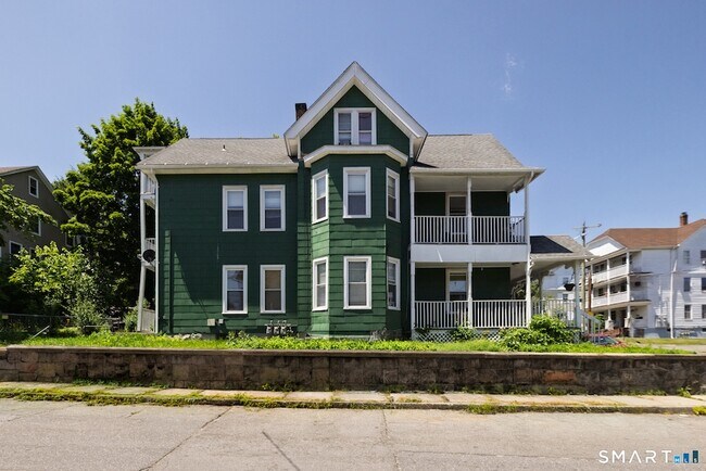 Building Photo - 95 Sunnyside Ave