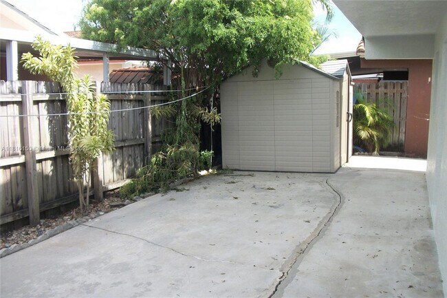 Building Photo - 7230 W 34th Ct