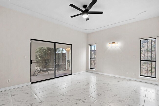 Building Photo - 8500 Mountain View Dr