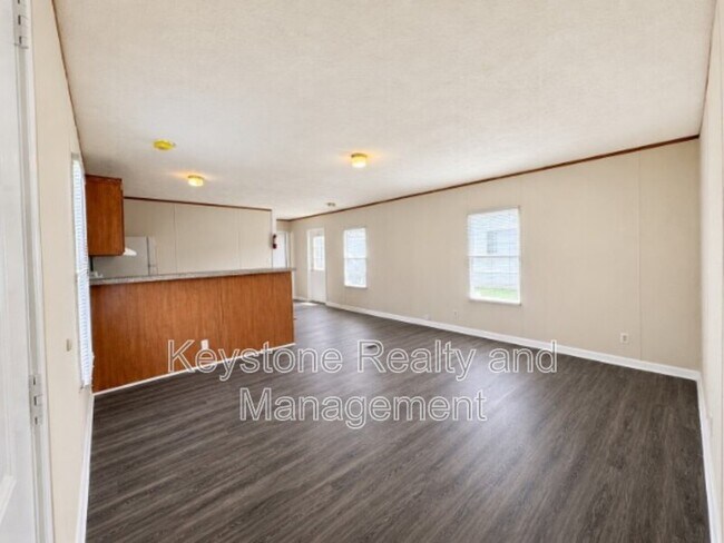 Building Photo - 726 Trevor Ln