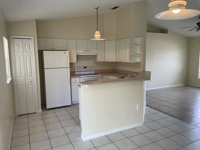 Building Photo - 3049 Mandeville St