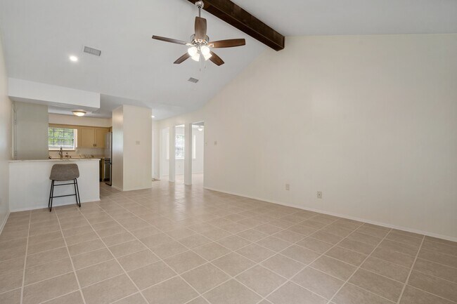 Building Photo - 72 Oldstream Ct