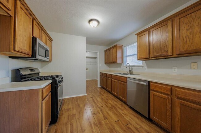 Building Photo - 2905 Rainy River Dr