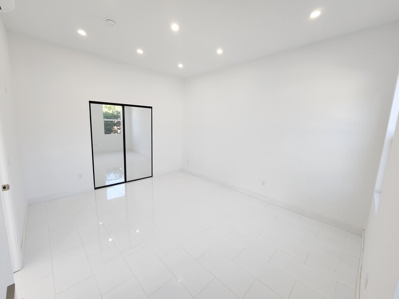 Building Photo - 10343 Penrose St